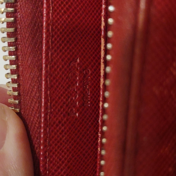 Prada red saffiano leather bow front zip around long wallet - Picture 12 of 12
